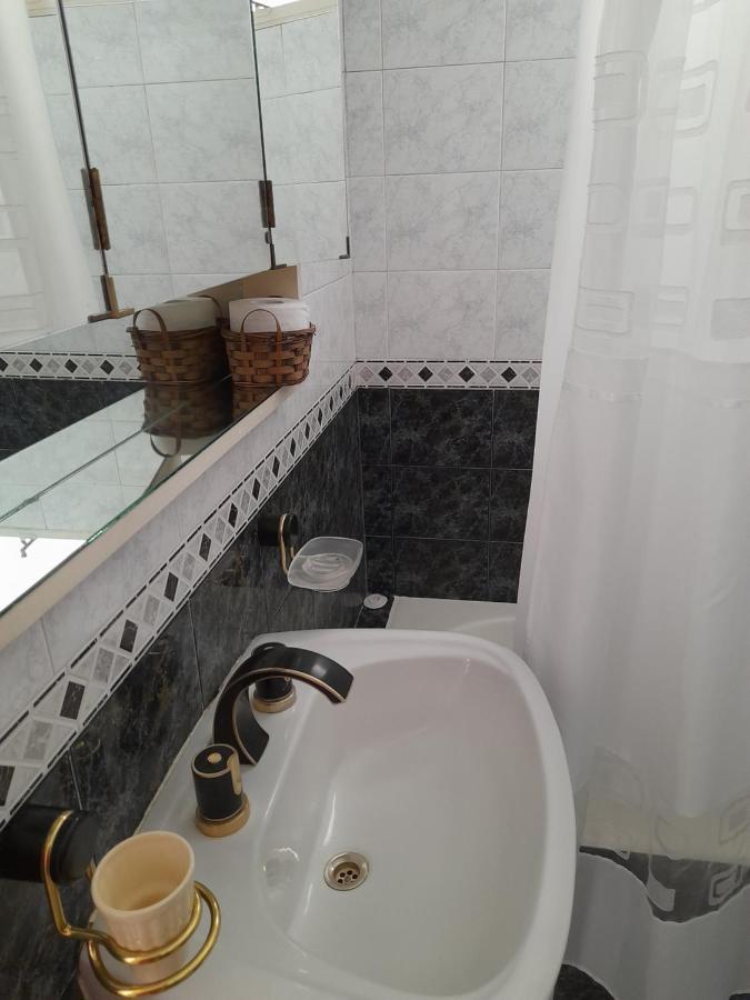 Apartamento Hospital Italiano -Parque Centenario - Excelente Depto todo luz y sol Equipado y Cómodo *