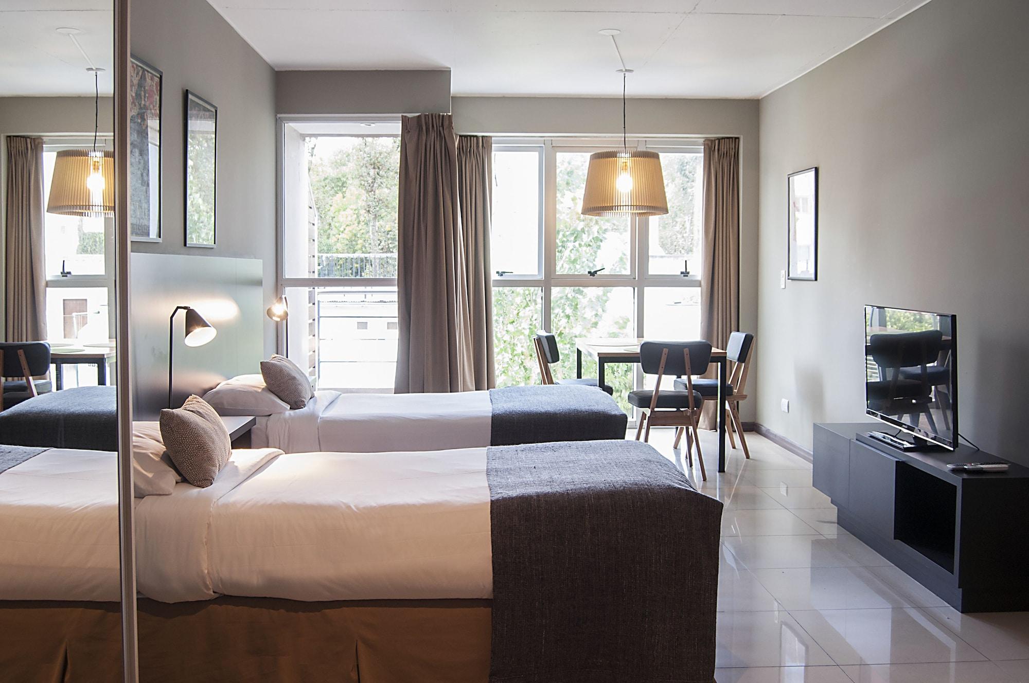 Feel Hotel 3*