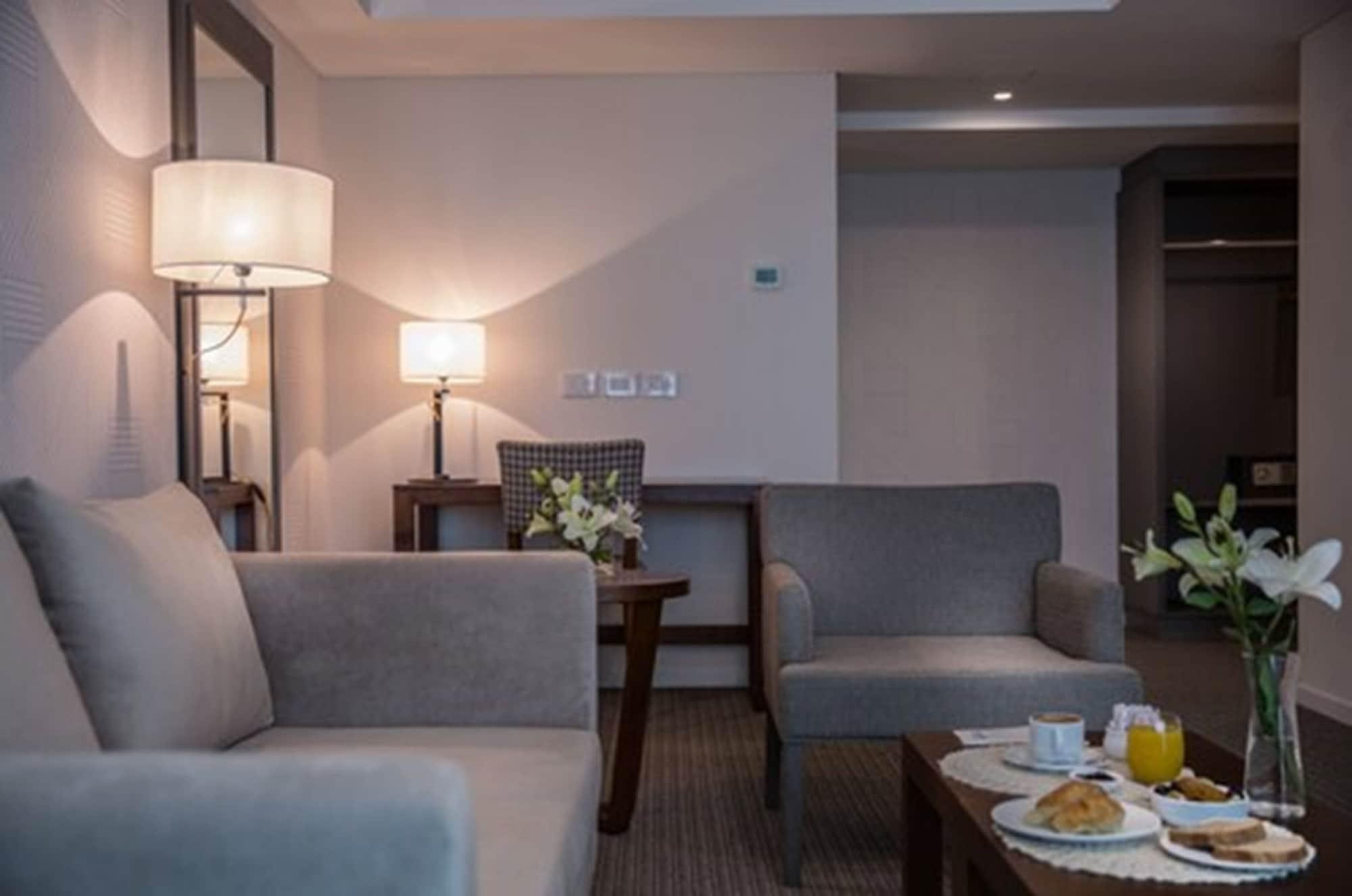 Hotel Howard Johnson Plaza