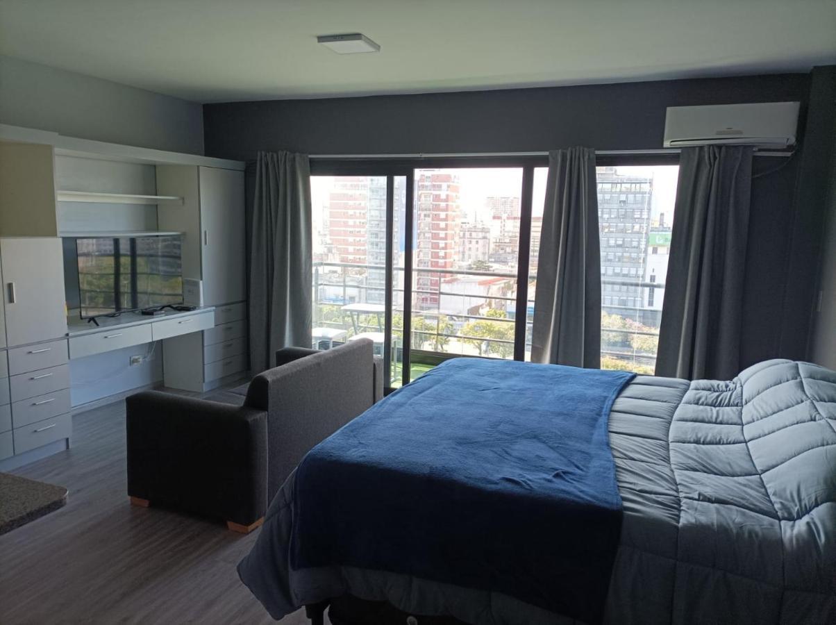 Amplio Studio Con Balcón Completamente Blindado, Protección Niños Y Vista Abierta A La 9 De Julio Apartamento