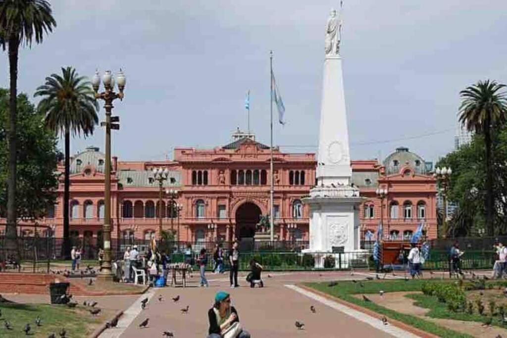 Monoambiente Muy Luminoso 2 Cuadras Plaza De Mayo. *