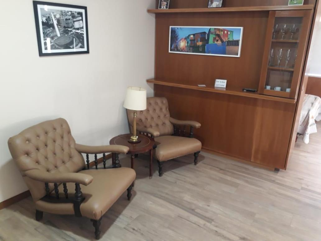 4 Ventanales Sobre La Avenida Corrientes Apartment