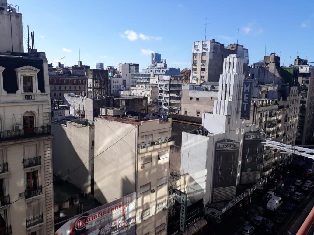 4 Ventanales Sobre La Avenida Corrientes Apartment *