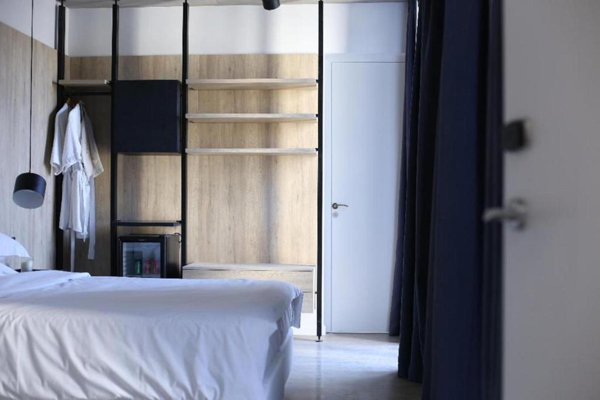 Krista Boutique 4*