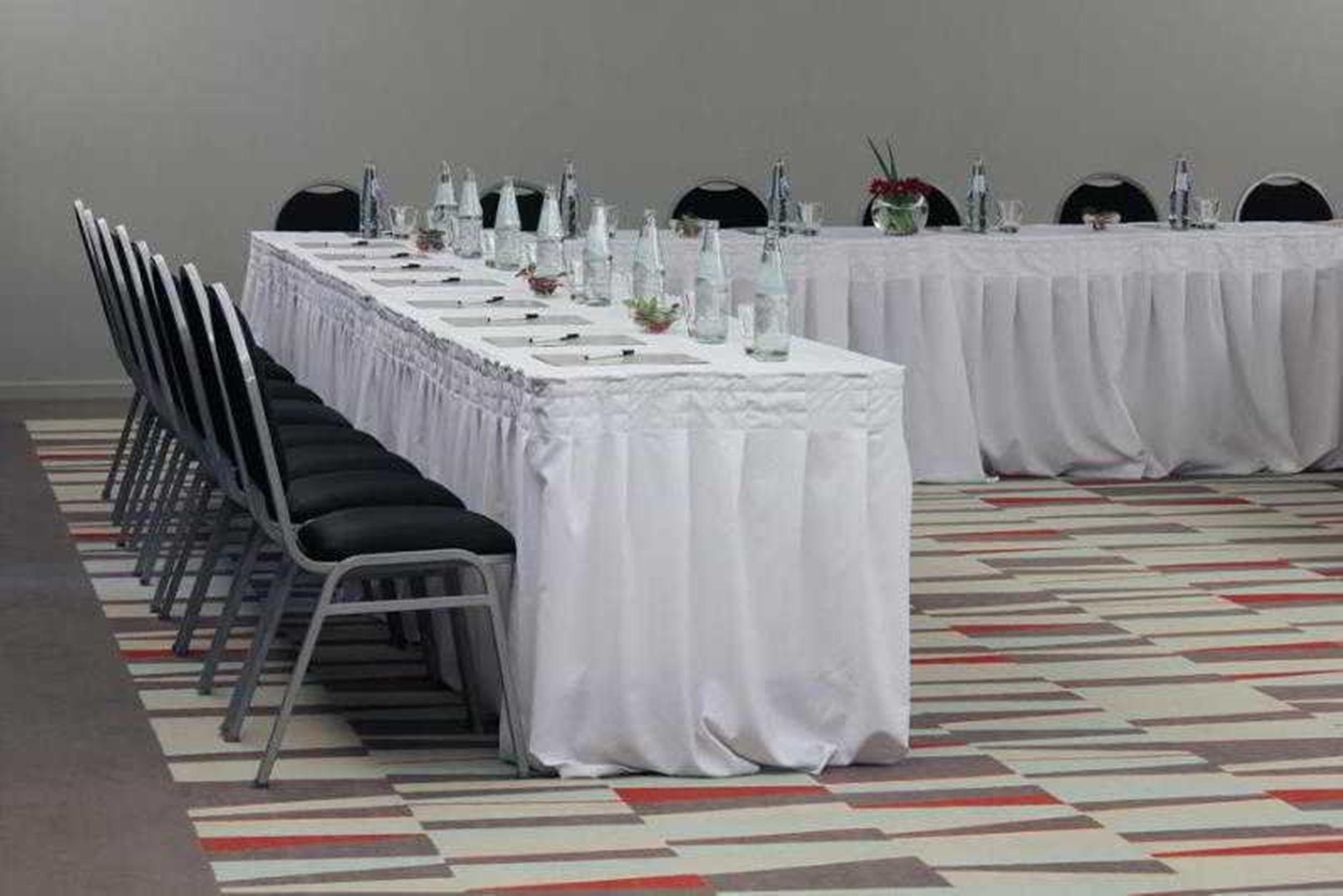 Monserrat Aparthotel 4*
