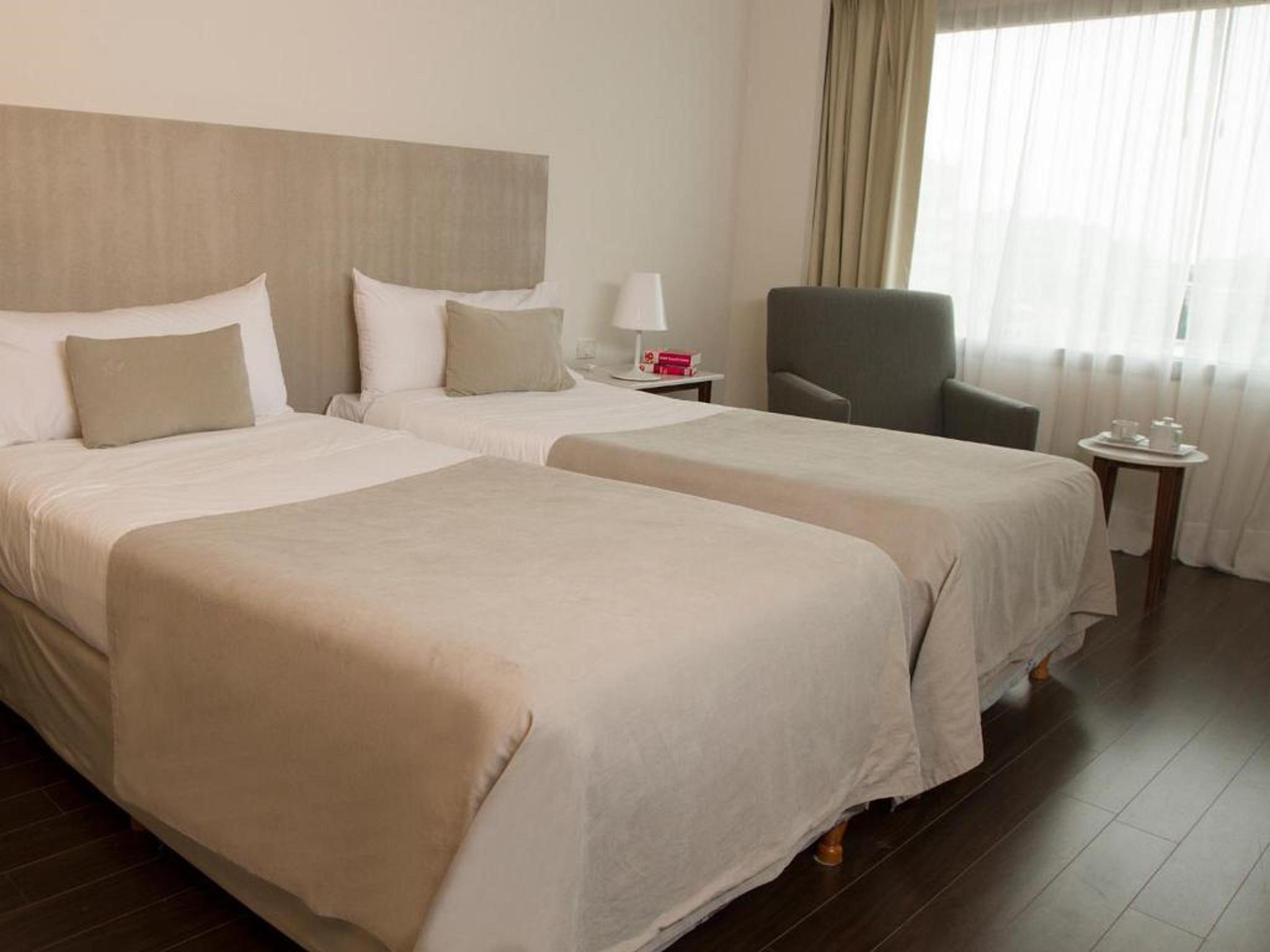 Dazzler By Wyndham Recoleta Hotel 4*