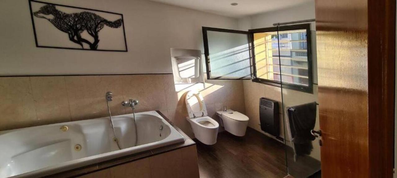 Lola Barracas Casa Con Cochera Holiday home Buenos Aires