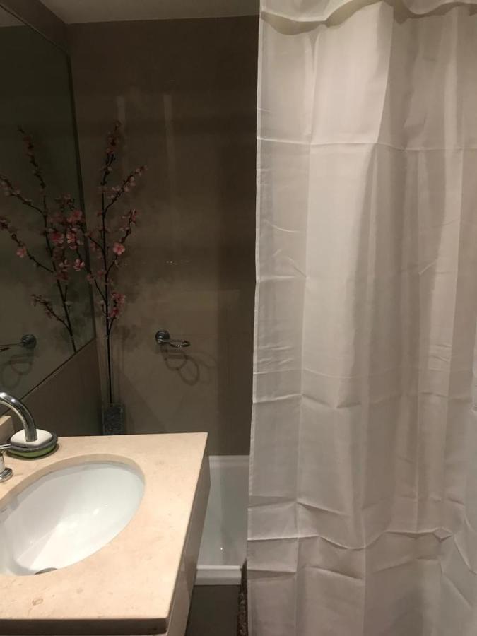 Amplio Ambiente Y Medio Luminoso C Pileta En El Edificio 4 Personas Con Cama Doble Y Un Sillon Cama Tambien Doble Apartment *
