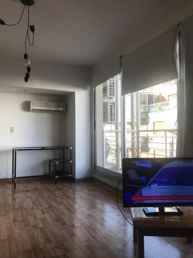 Amplio Ambiente Y Medio Luminoso C Pileta En El Edificio 4 Personas Con Cama Doble Y Un Sillon Cama Tambien Doble * Buenos Aires