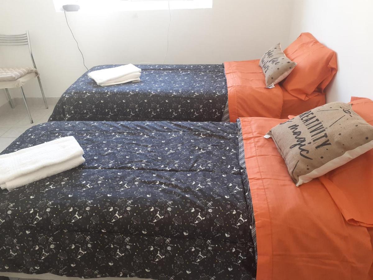 Carmensita Depto A 2 Cuadras De Belgrano Y 9 De Julio Antiguo Y Clasico Edificio De San Telmo Acceso 2do Piso Por Escalera Apartment Buenos Aires