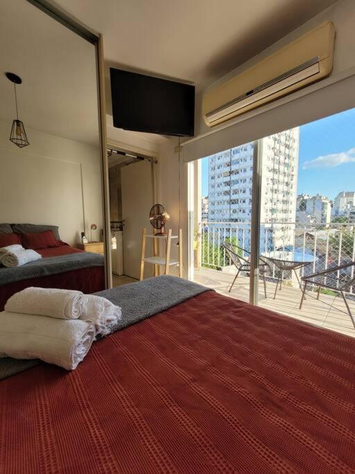 Luminoso Y Comodo Departamento Con Balcon *