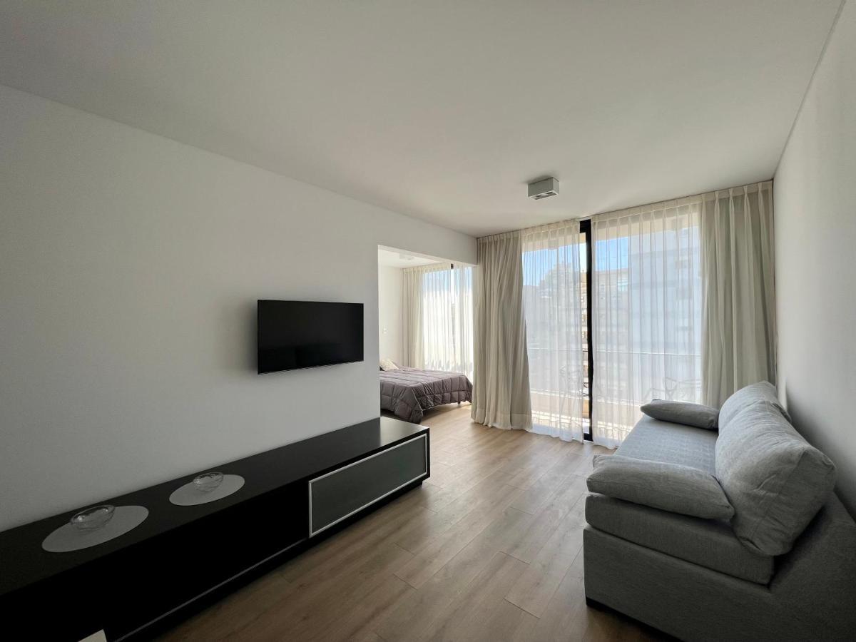 Monroe Apartment *