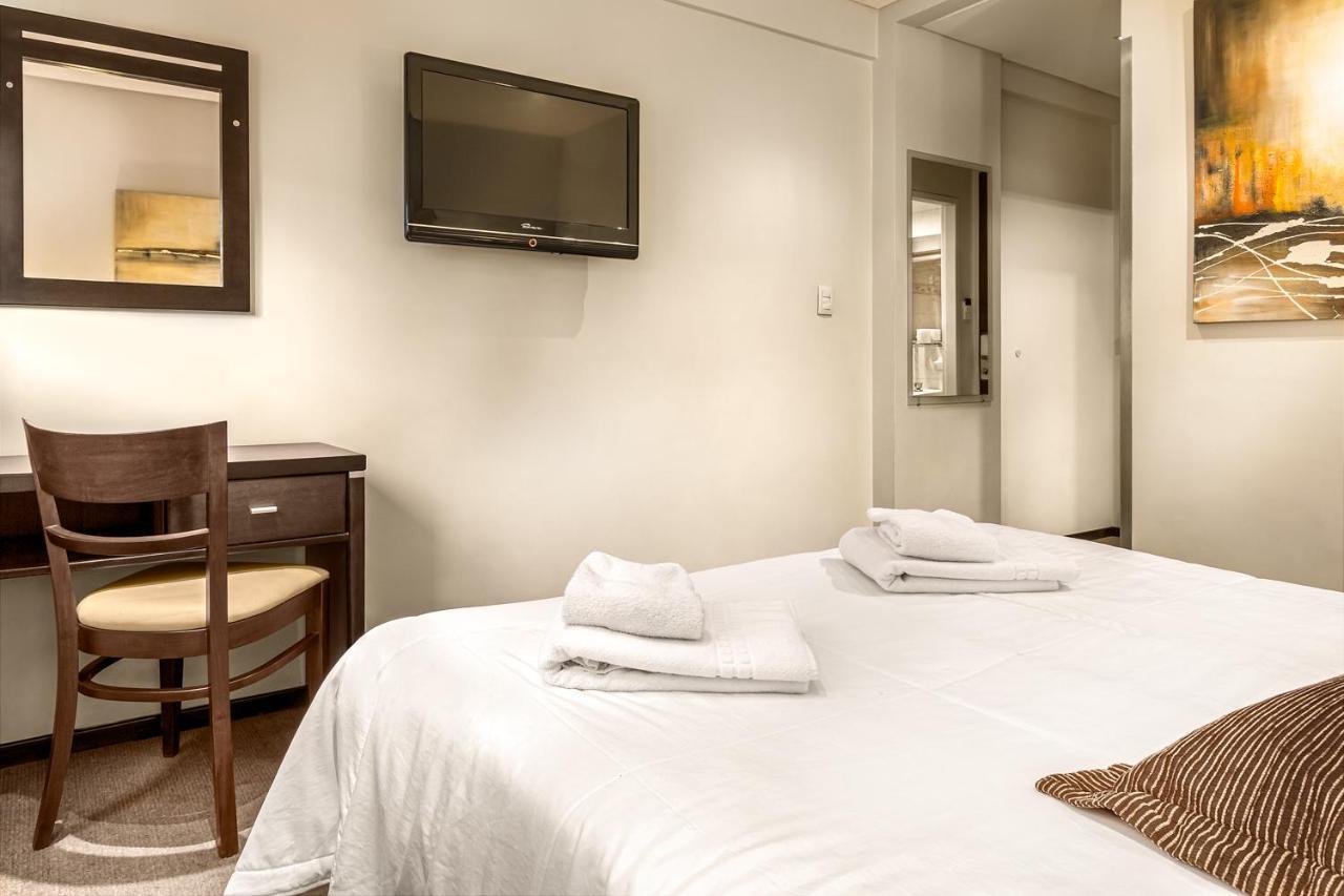 Up Retiro Hotel