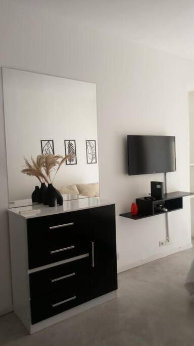 Moderno Departamento Con Balcon En Recoleta Apartment