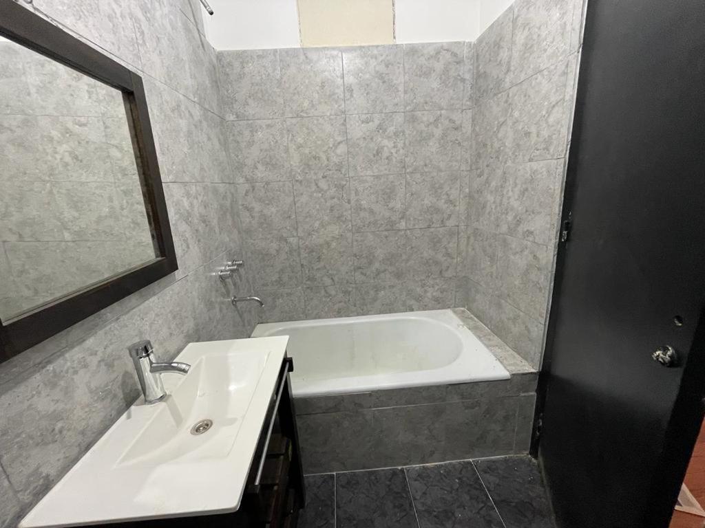 Departamento En Recoleta A 1 Cuadra De Facultad Medicina Y Hospital De Clinicas Apartment