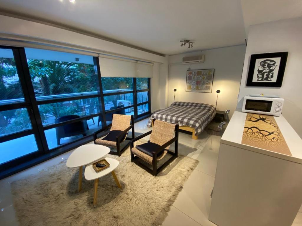 Deaf Twins 2b Botanico Apartment *