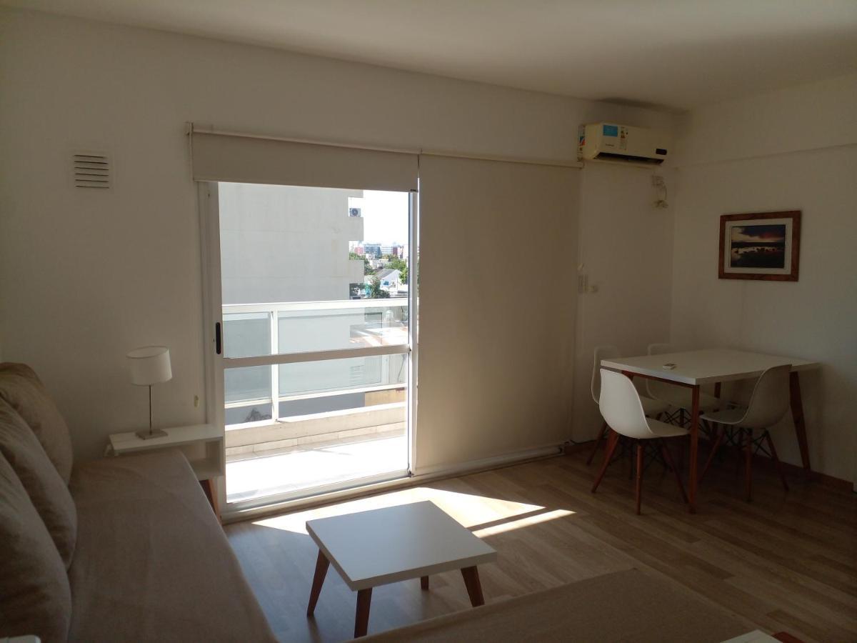 Super Luminoso Departamento Con Balcon En El Barrio De Caballito Buenos Aires