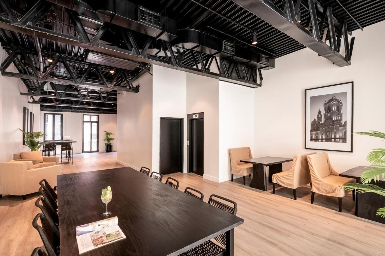 Efe & Cowork 4*