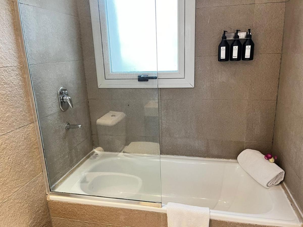Hotel Awwa &