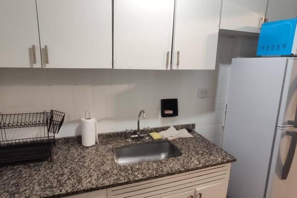 Calido Departamento En El Centro- Zona Tribunales- Viamonte 2b * Buenos Aires