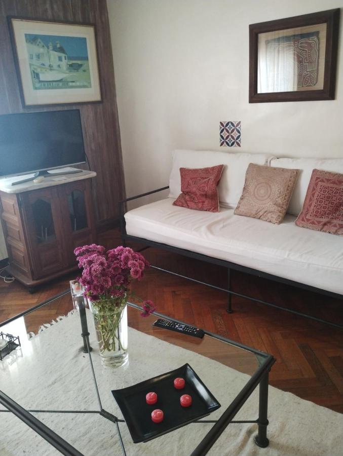 Larrea Y Santa Fe Apartment *