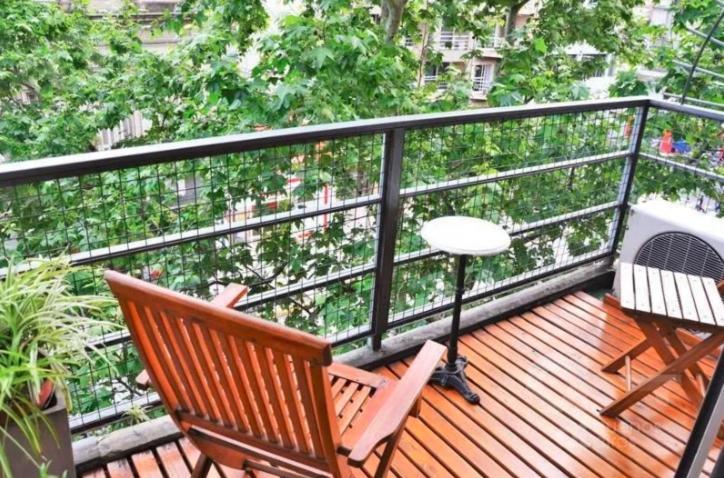 Corrientes Y Riobamba Apartment *