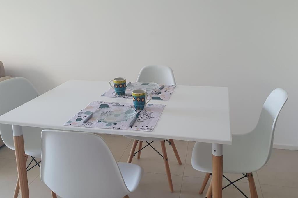 De Categoria Sobre Av. Cordoba Apartamento *