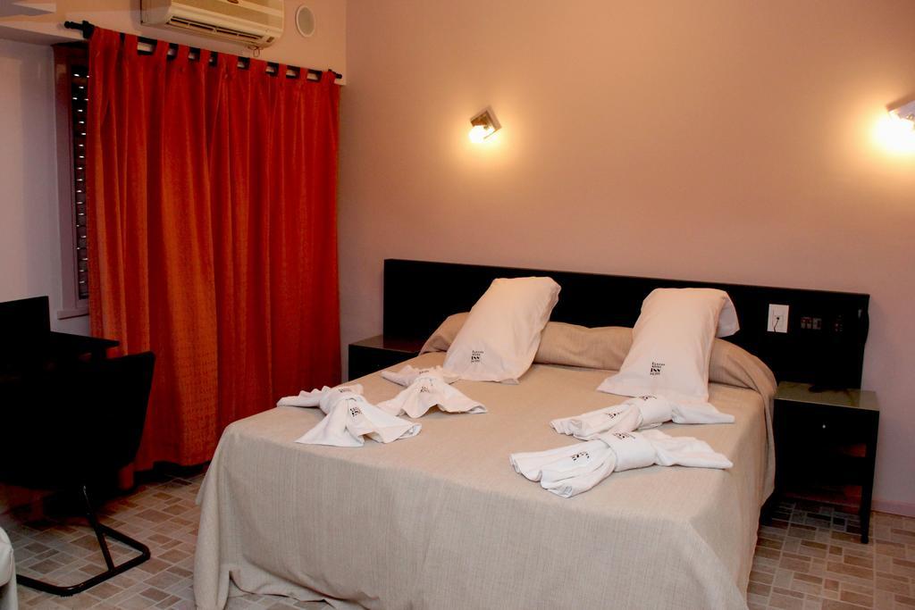 Hotel Y