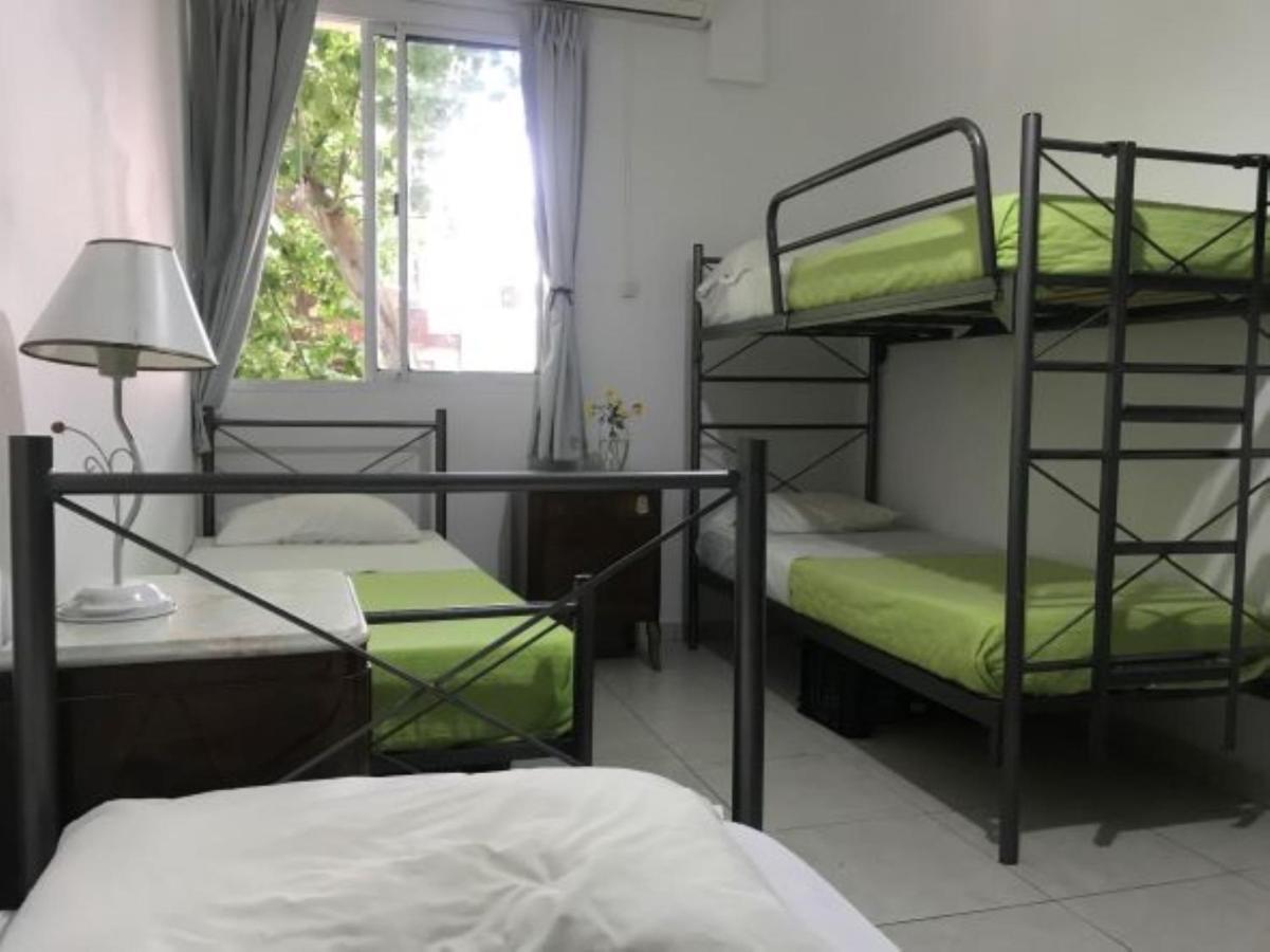 Reina Madre Hostel *