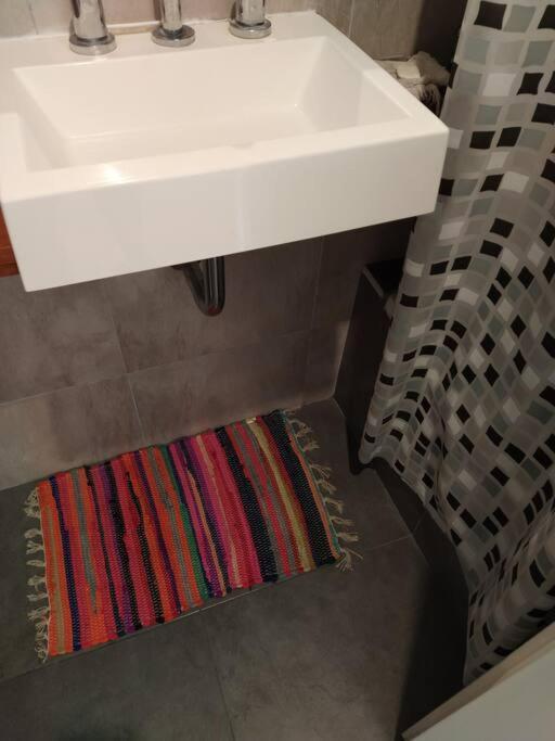 Luminoso Estudio En Coghlan Apartamento *