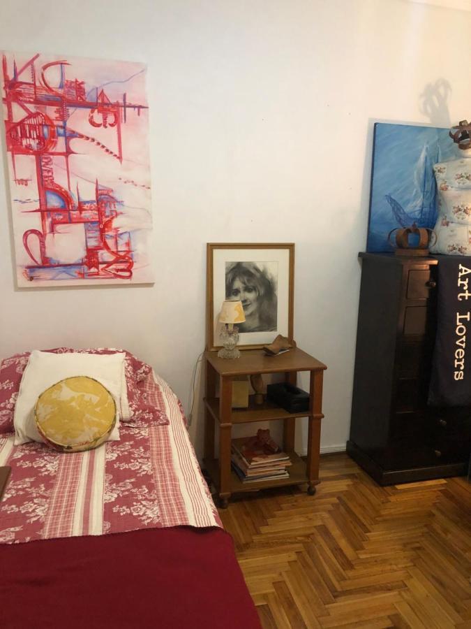 Habitación en casa particular Te Invito A Compartir Mi Depto. Artlovers. Solo Damas.