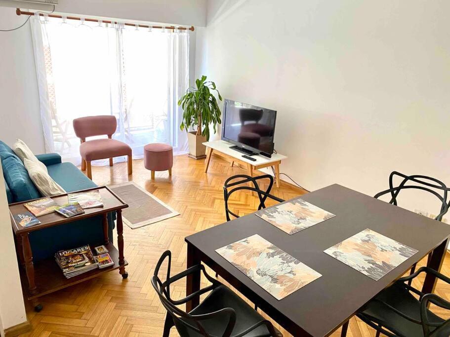 Apartment Live & Work In City, Near Park!