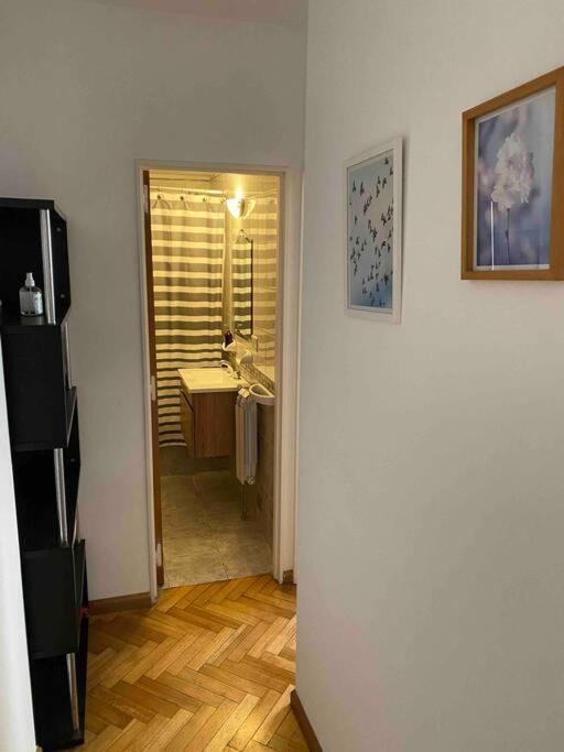 Live & Work In City, Near Park!