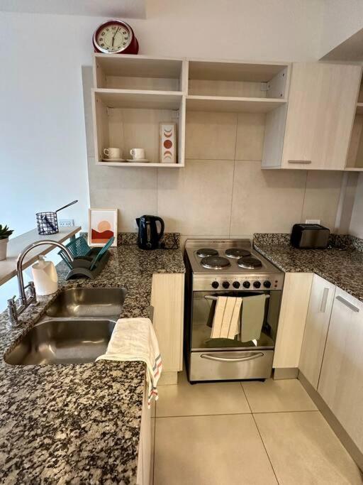 Moderno Departamento Con Balcon Apartamento *