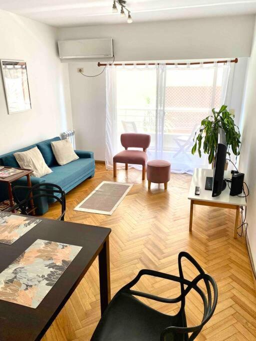 Live & Work In City, Near Park!