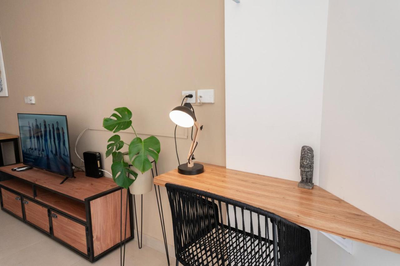 Apartment Ex 11g! Piso Alto Con Pileta, Centro Ba, 3pax *