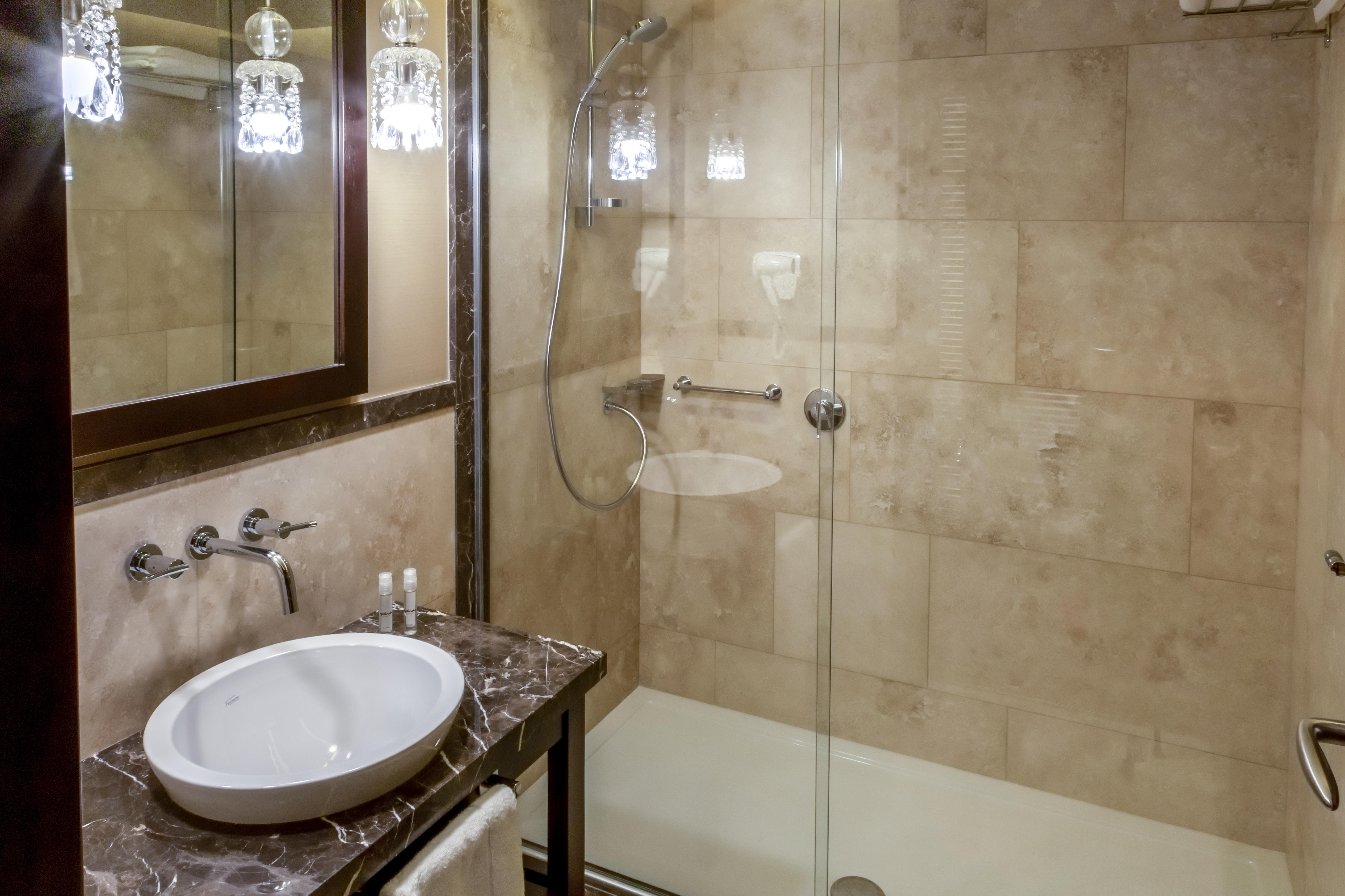 Hotel Esplendor By Wyndham Tango 4*
