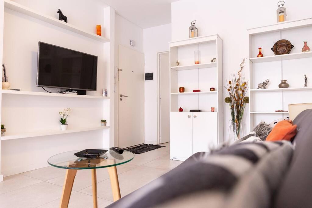 Apartamento Pacheco De Melo 2936 Ii By Depptoe