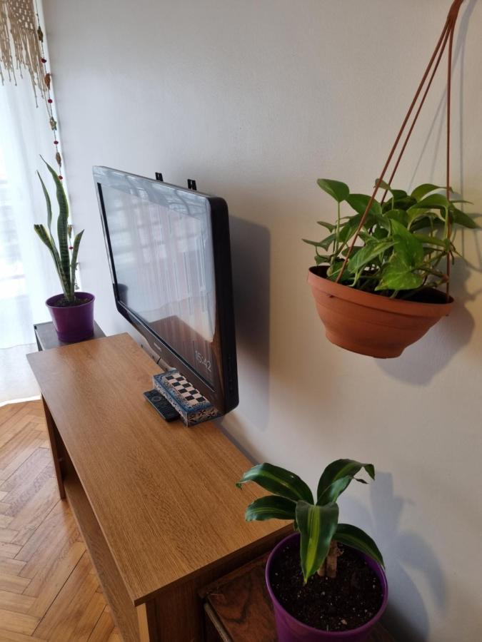 Apartamento Calido Departamento, Equipado Completo, Con Gran Vista Y Ubicacion En Almagro