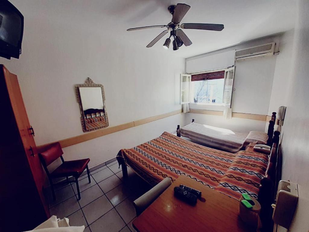 Hostel Jardin De *