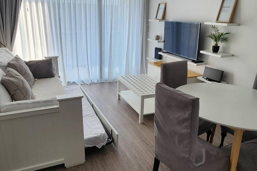 Apartamento Apartamento Blanco Con Balcon