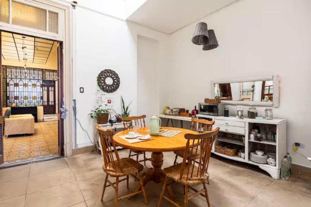 Casa Boedo Homestay *