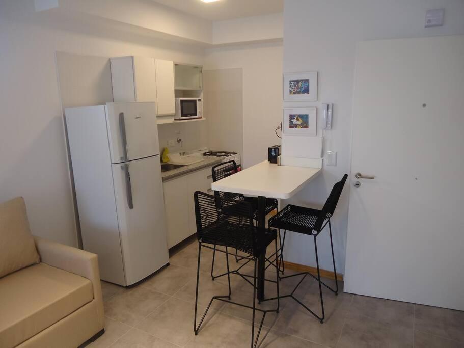 Apartamento Nicasio Apart Beige Cercano Movistar Arena, Obras Palermo, Centro, River, Velez *