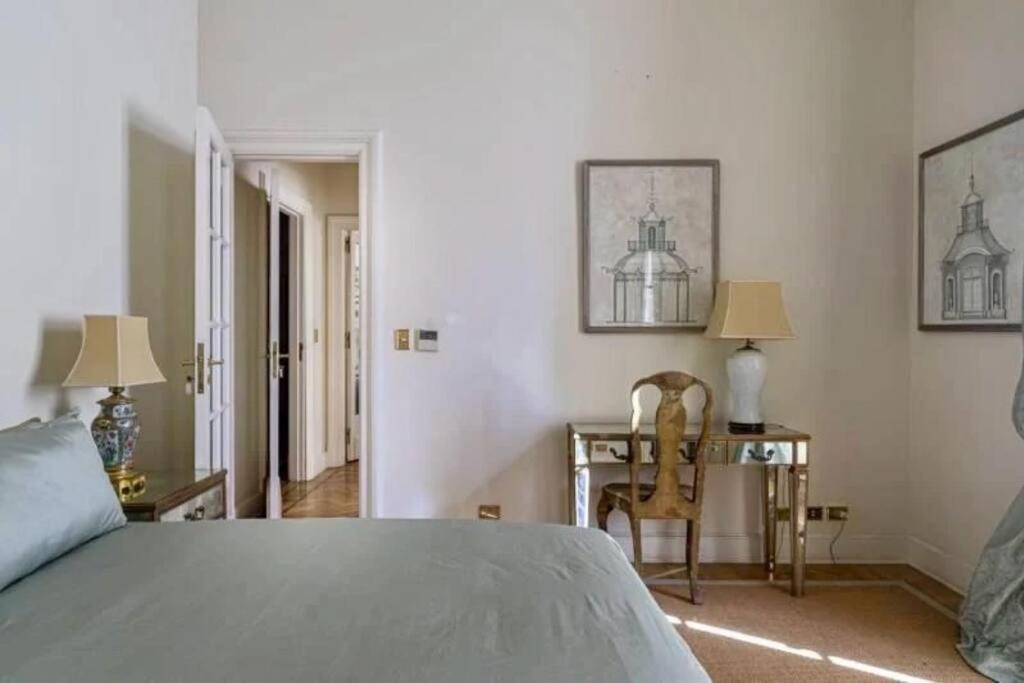 Belle Epoque Style Entire Floor On The Sofisticated Avenue Of The Apartment