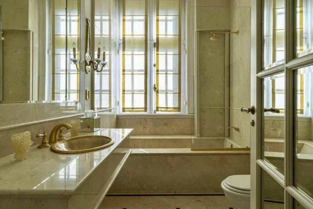 Apartment Belle Epoque Style Entire Floor On The Sofisticated Avenue Of The