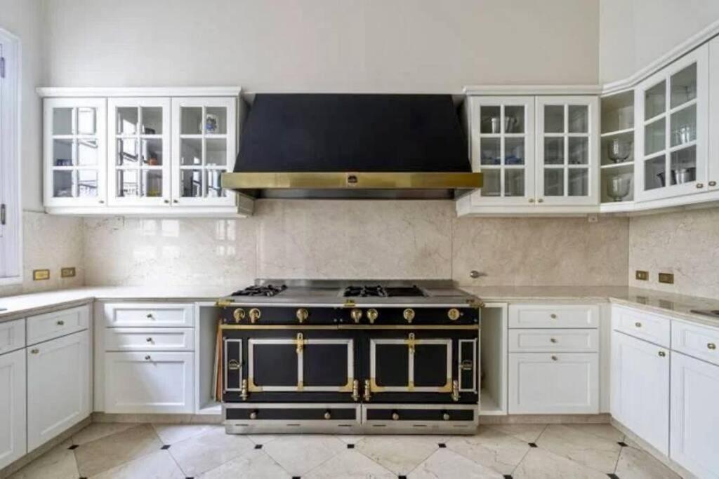 Apartment Belle Epoque Style Entire Floor On The Sofisticated Avenue Of The Buenos Aires
