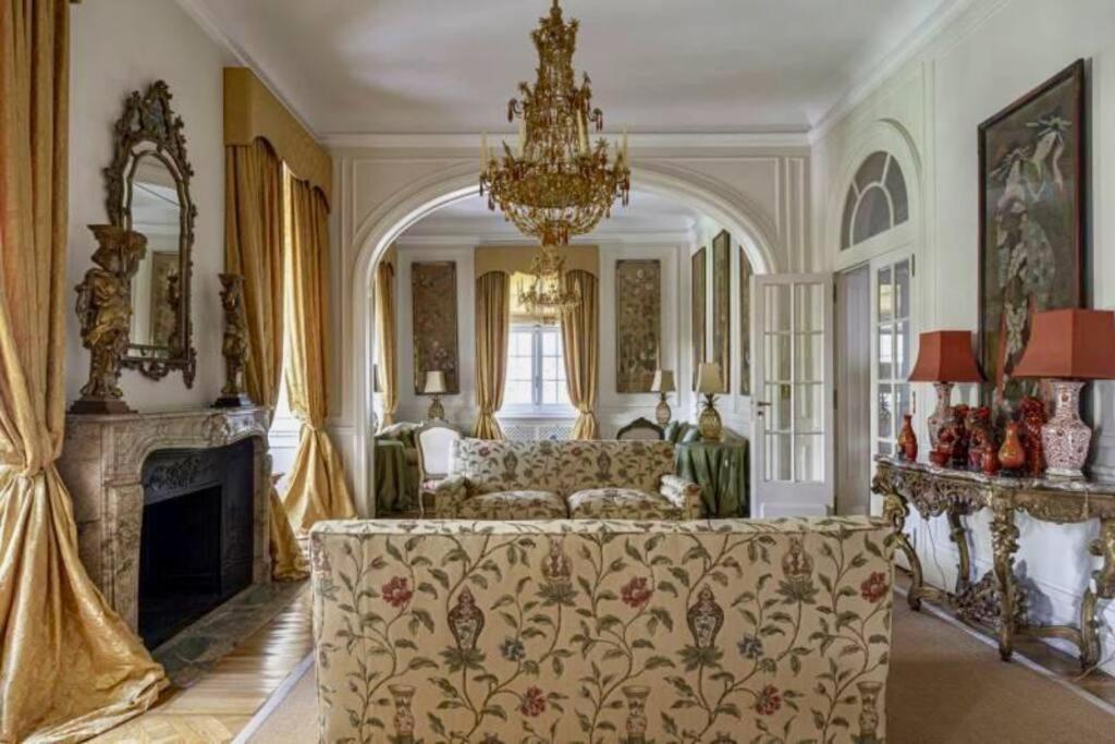 Belle Epoque Style Entire Floor On The Sofisticated Avenue Of The Apartment