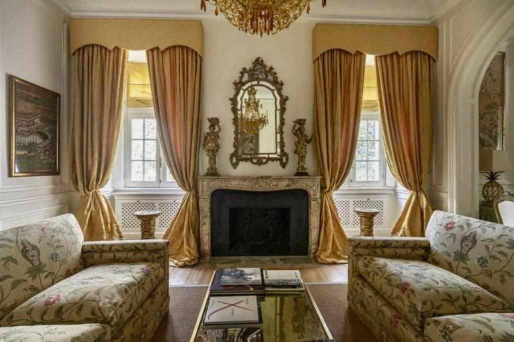 Belle Epoque Style Entire Floor On The Sofisticated Avenue Of The Apartment Buenos Aires