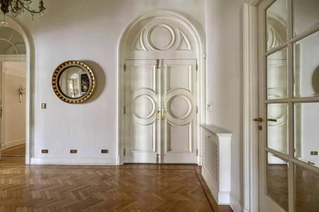 Belle Epoque Style Entire Floor On The Sofisticated Avenue Of The Apartment Buenos Aires