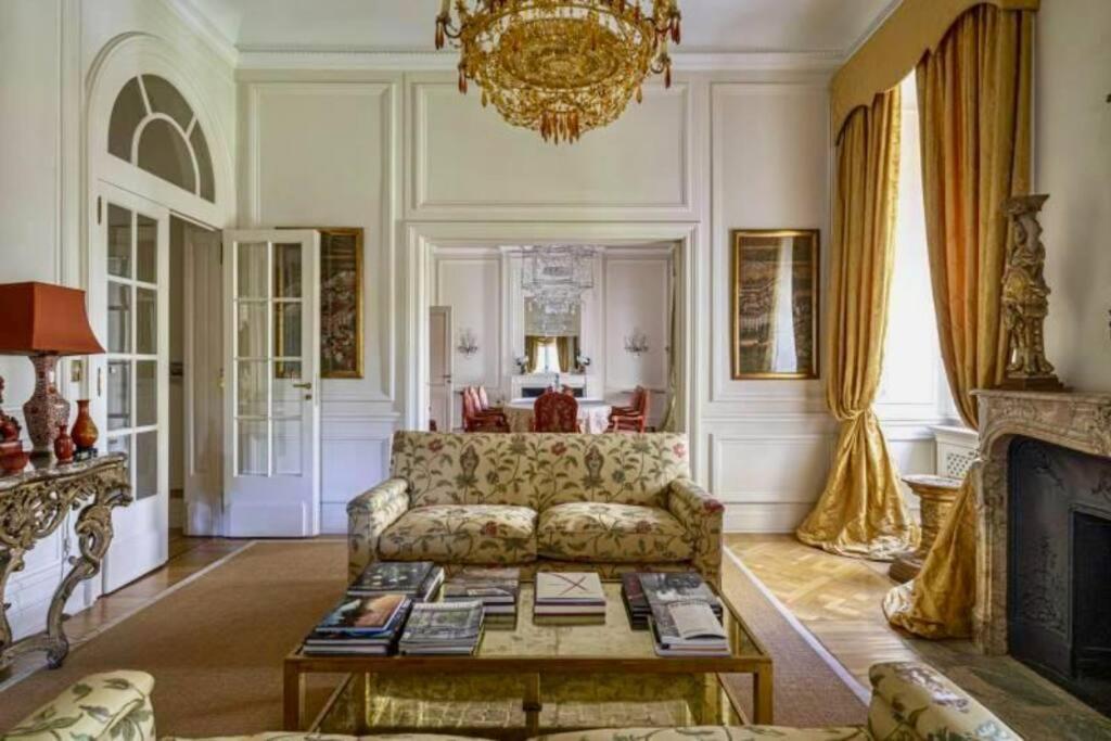 Belle Epoque Style Entire Floor On The Sofisticated Avenue Of The * Buenos Aires